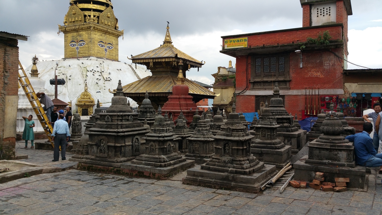 Swayambhunath; Östlicher Teil
