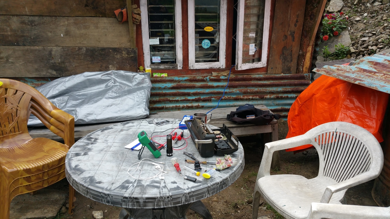 Die Elektrowerkstatt hat geöffnet, wenn es mal nicht regnet.
