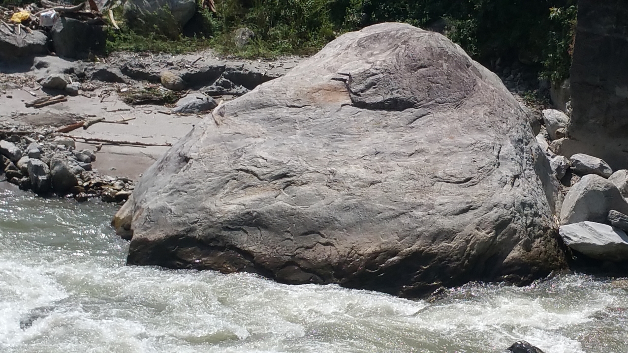 Kleiner Flusskiesel...
