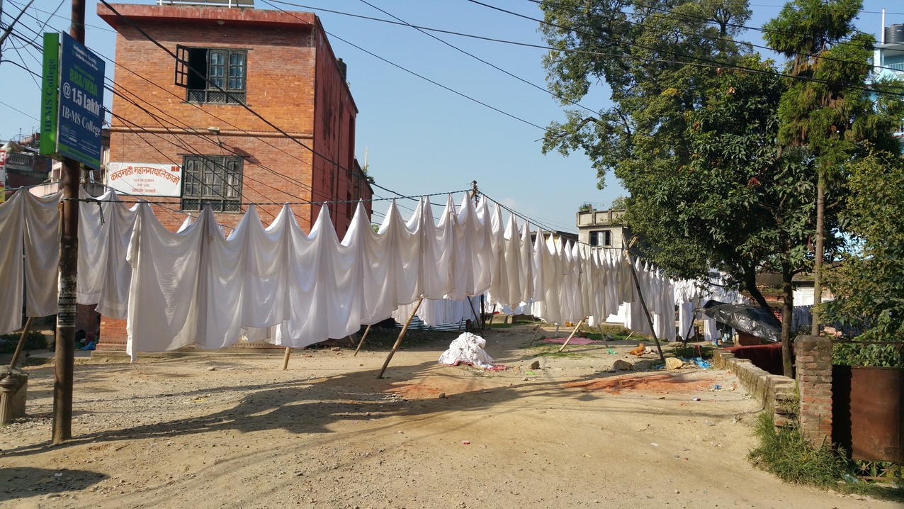 Morgen ist Buntwäsche dran.
