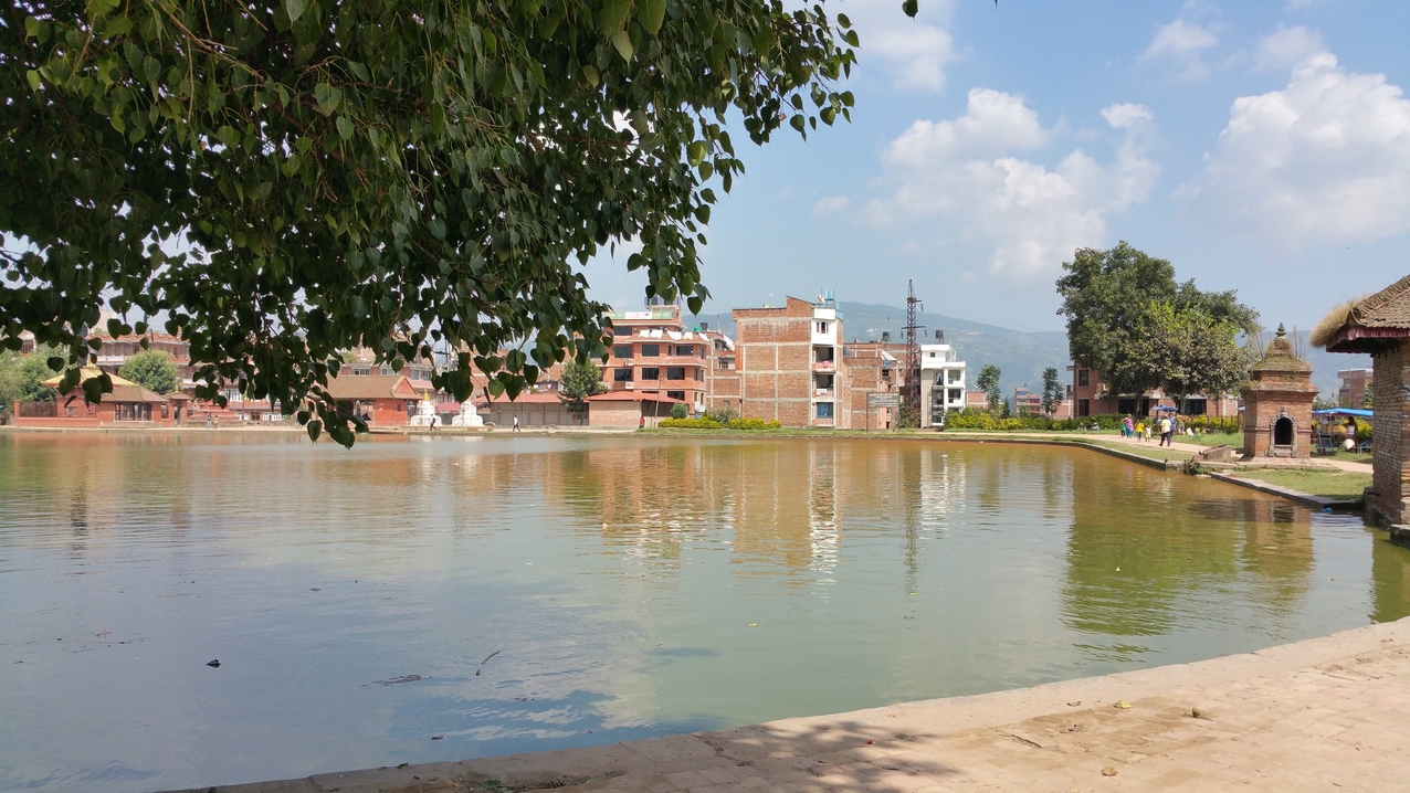 Der Kamal Vinayak Pond ist einer der größten Wasserspeicher der Stadt und liegt am Ostrand der Altstadt.
