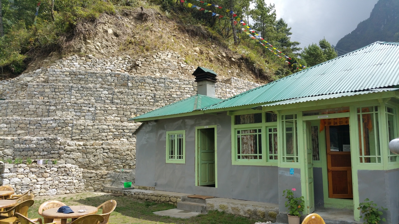 Noch ein komplett neu aufgebautes Restaurant am Weg.
