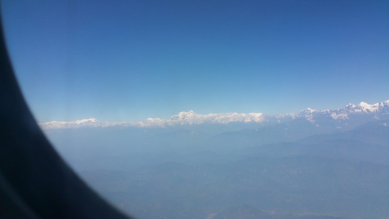 ... aber mit zunehmender Flugstrecke entfernt sich der Jet immer weiter von den Bergen in Richtung Süden nach Indien.
