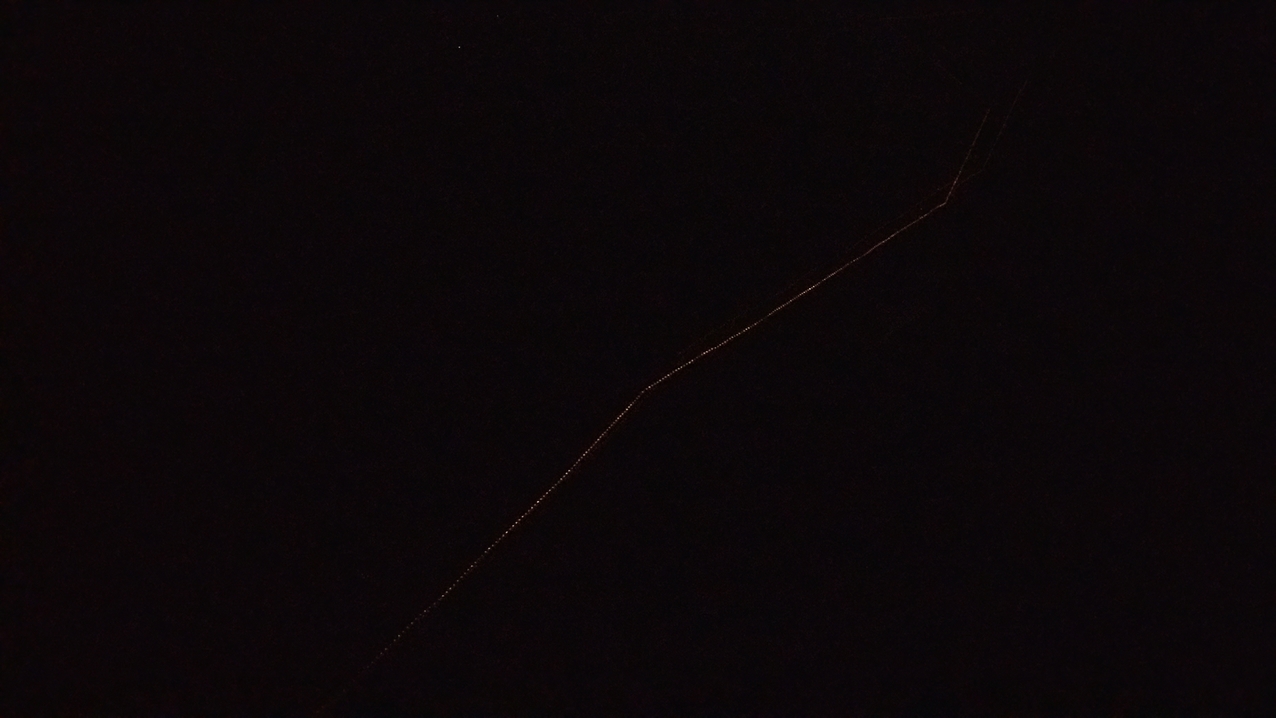 Die Grenze zwischen Indien und Pakistan ist hell erleuchtet und mindestens 60 km weit in der Nacht zu sehen
